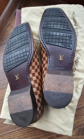 vintazni-loferi-z-xutra-poni-louis-vuitton-big-5