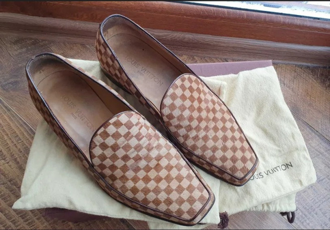 vintazni-loferi-z-xutra-poni-louis-vuitton-big-0