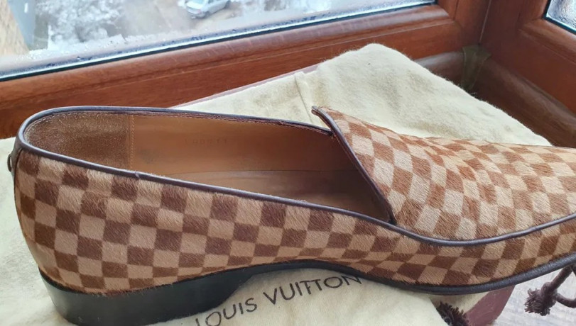 vintazni-loferi-z-xutra-poni-louis-vuitton-big-1
