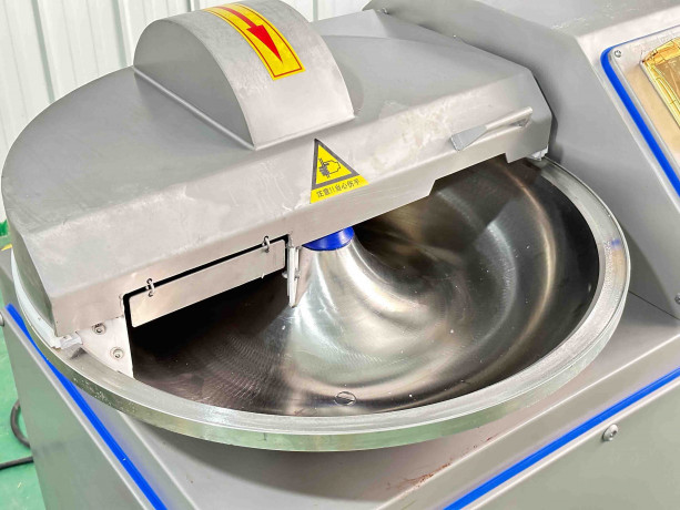kuter-dlia-podribnennia-miasa-kovbasi-salativ-stvega-meat-cutter-f40-big-4