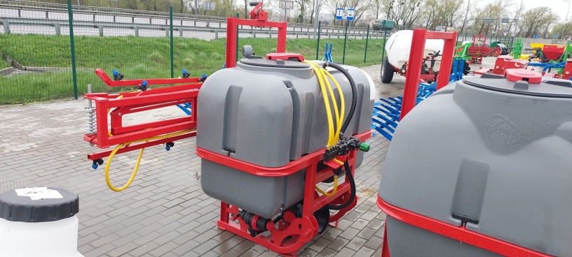 obpriskuvac-navisnii-600-l-stanga-12-m-big-1