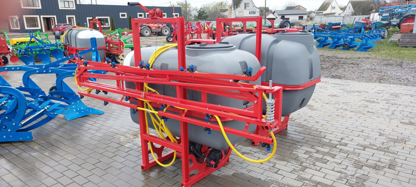 obpriskuvac-navisnii-600-l-stanga-12-m-big-0