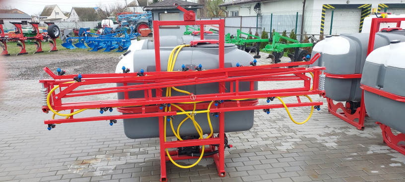 obpriskuvac-navisnii-600-l-stanga-12-m-big-4