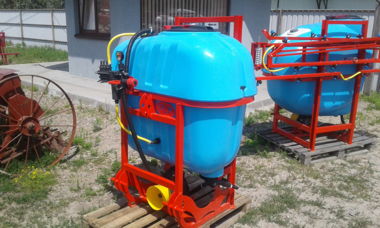 obpriskuvac-navisnii-400-l-big-0