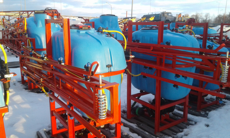 obpriskuvac-navisnii-400-l-big-4