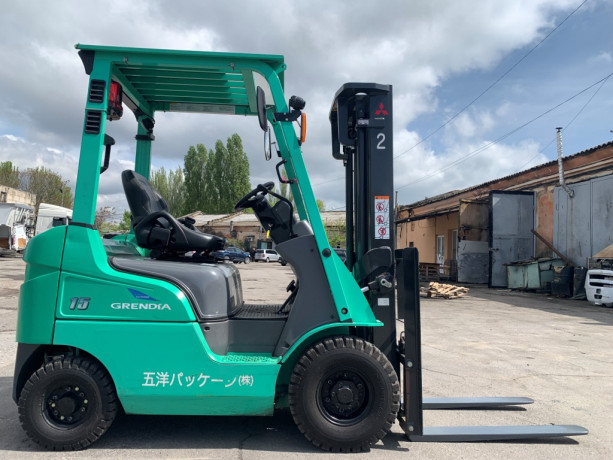pogruzcik-mitsubishi-na-15-tonny-2020-goda-na-pnevmosinax-big-1