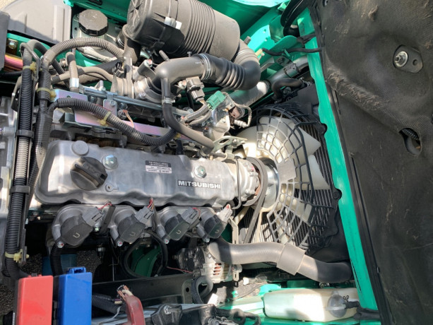 pogruzcik-mitsubishi-na-15-tonny-2020-goda-na-pnevmosinax-big-2