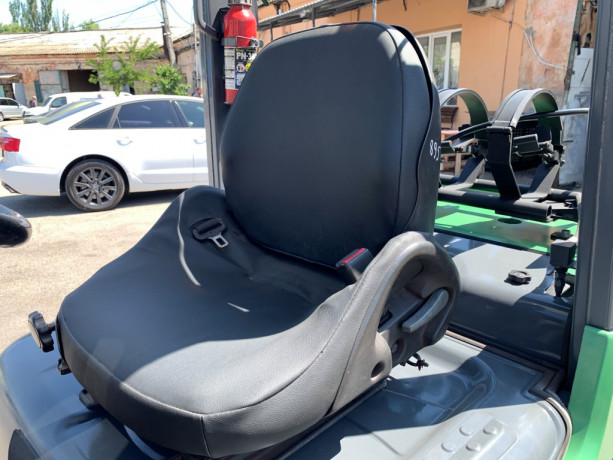 avtopogruzcik-nissan-na-2-tonny-s-dopolnitelnoi-gidroliniei-big-6