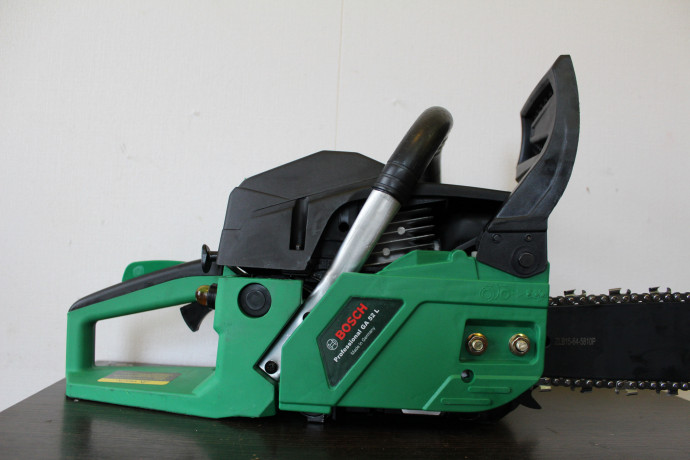 benzopila-bosch-professional-ga-52l-52-kvt-moshhnaia-pila-bos-kiev-dnipro-zmi-big-2