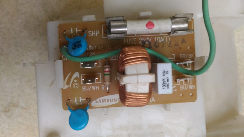 samsung-model-mw712kr-plata-z-plastkovim-derzatelem-big-2