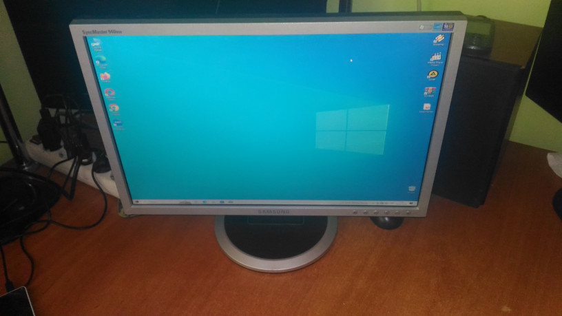 monitor-displei-samsung-940nw-big-1