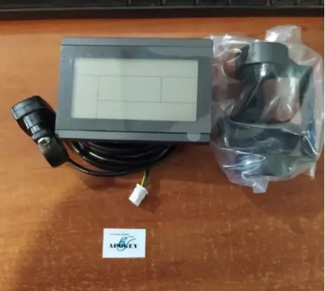 displei-elektrovelosipeda-kt-lcd3-24v-36v-48v-s-dvumia-tipa-razieema-big-2