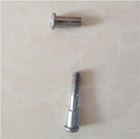 os-bolt-uzla-skladyvaniia-elektrosamokata-xiaomi-m365-big-2