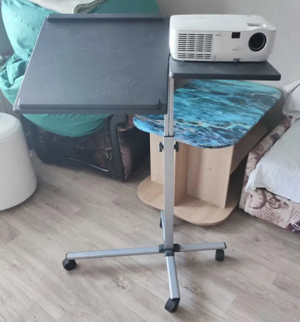 proektor-nec-np-115-novaia-lampa-stolik-podstavka-big-0