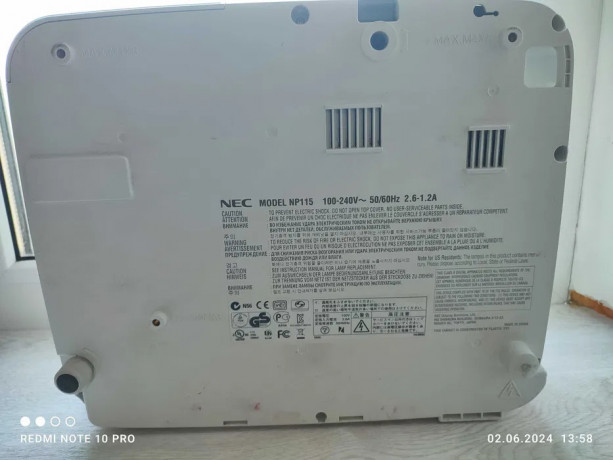 proektor-nec-np-115-novaia-lampa-stolik-podstavka-big-4