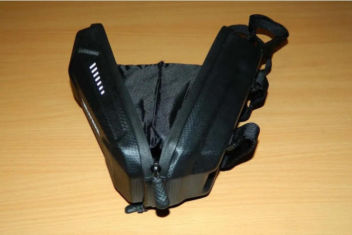 sumka-vodonepronicaemaia-na-rul-elektrosamokata-xiaomi-m365-obieem-2l-big-4