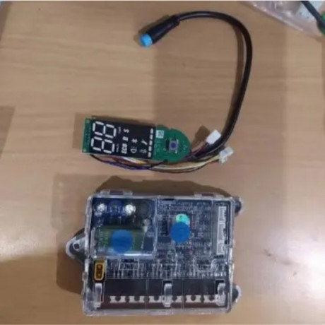 kontroller-i-displei-xiaomi-m365-komplekt-big-0