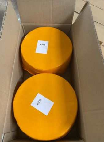 sirnii-produkt-ukrayinskii-50-ziru-v-suxii-recovini-krug-brus-big-5