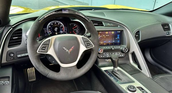 prokat-avto-chevrolete-corvette-stingray-bez-voditelia-big-7