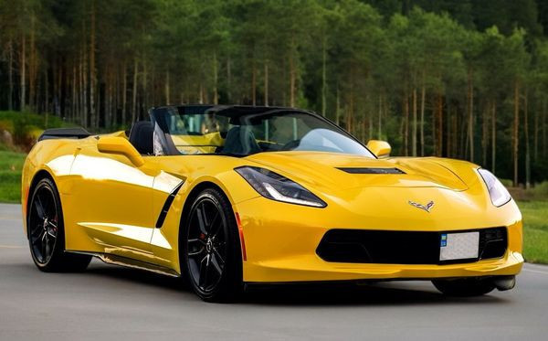 prokat-avto-chevrolete-corvette-stingray-bez-voditelia-big-0