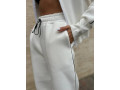 kostium-sportivnii-stilnii-small-2