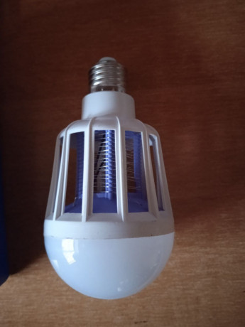 lampa-dlia-borby-s-nasekomymi-zapp-light-big-1