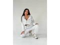 sportivnyi-kostium-zenskii-trend-small-7