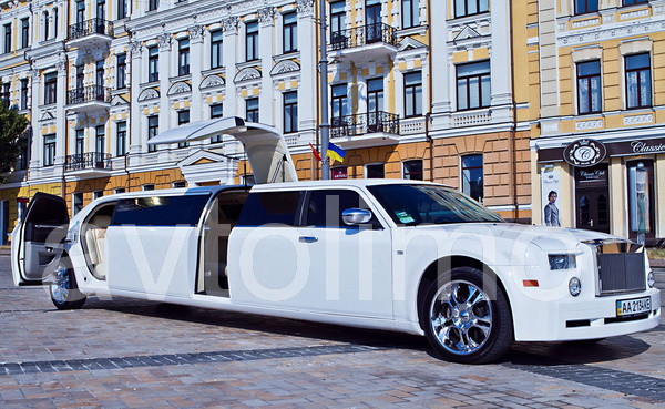 limuzin-chrysler-300c-rolls-royse-phantom-arenda-big-0