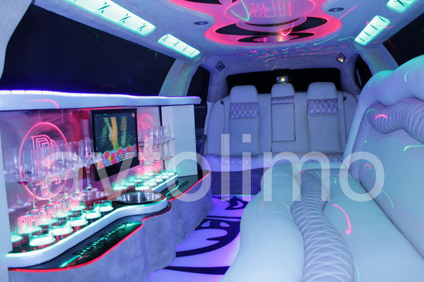 limuzin-chrysler-300c-rolls-royse-phantom-arenda-big-2