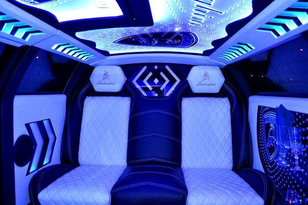 limuzin-lamborghini-reventon-belaia-arenda-big-2