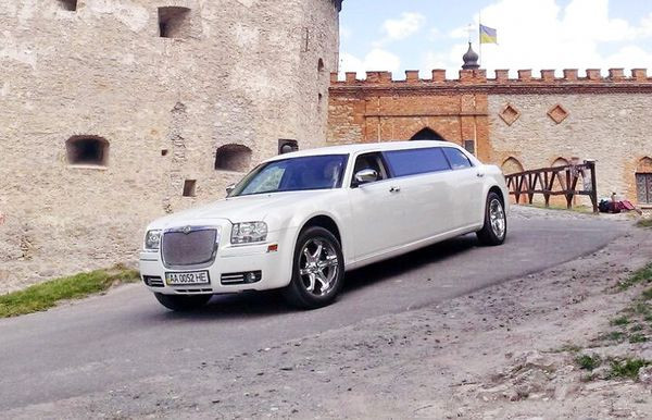limuzin-chrysler-300c-disco-prokat-big-3