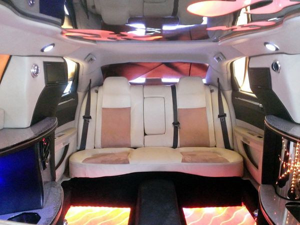 limuzin-chrysler-300c-disco-prokat-big-4