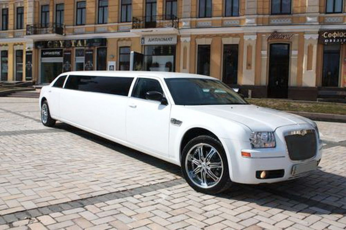 limuzin-chrysler-300c-prokat-big-0