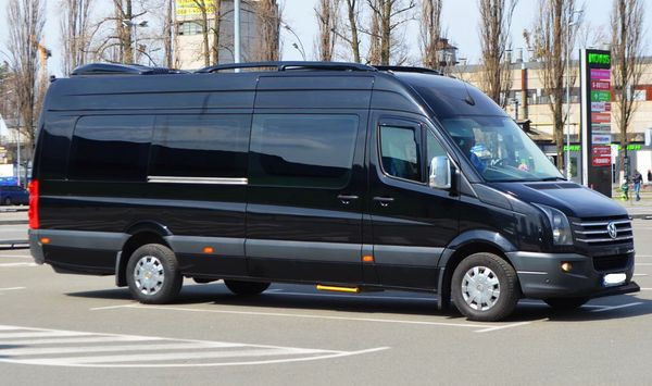 mercedes-sprinter-cernyi-prokat-arenda-big-0
