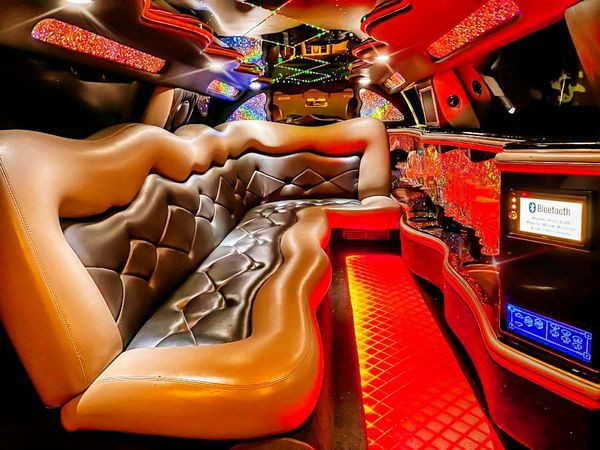 limuzin-rolls-royce-phantom-tiffani-arenda-big-1