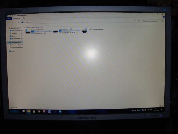 monitor-samsung-syncmaster-920-nw-19-sirokoformatnyi-big-2