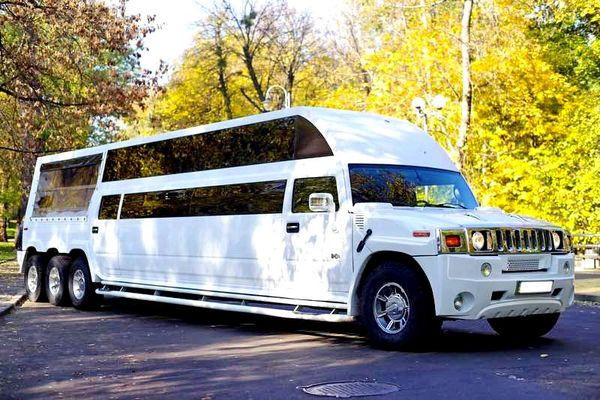 limuzin-ultra-mega-hummer-h2-2017-arenda-big-0