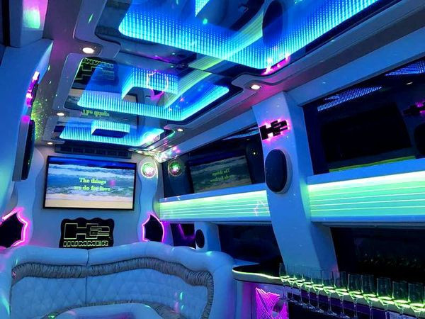 limuzin-ultra-mega-hummer-h2-2017-arenda-big-7