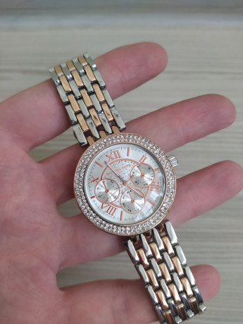 kvarcevye-zenskie-casy-michael-kors-big-0