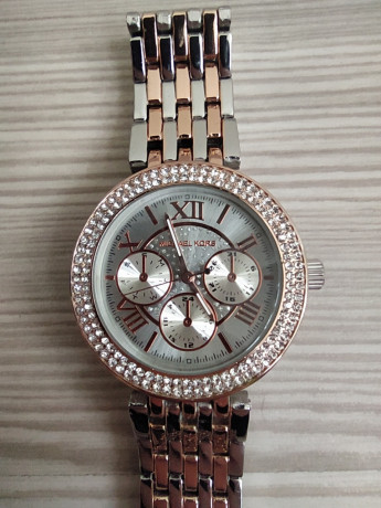 kvarcevye-zenskie-casy-michael-kors-big-3