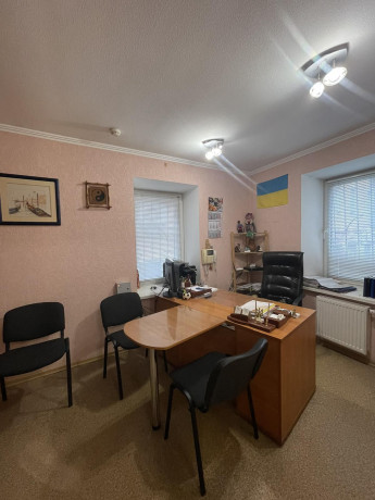prodam-3-kimnatnii-ofis-v-centri-big-7