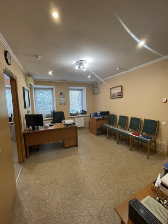 prodam-3-kimnatnii-ofis-v-centri-big-1
