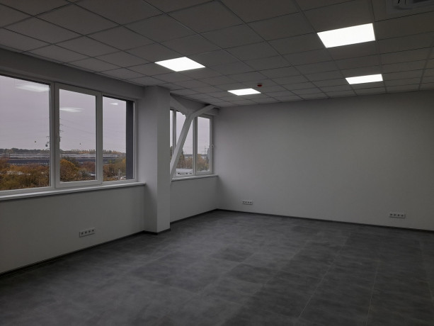 nove-ofisne-primishhennia-84-kv-u-sucasnomu-biznes-centri-masstab-big-4