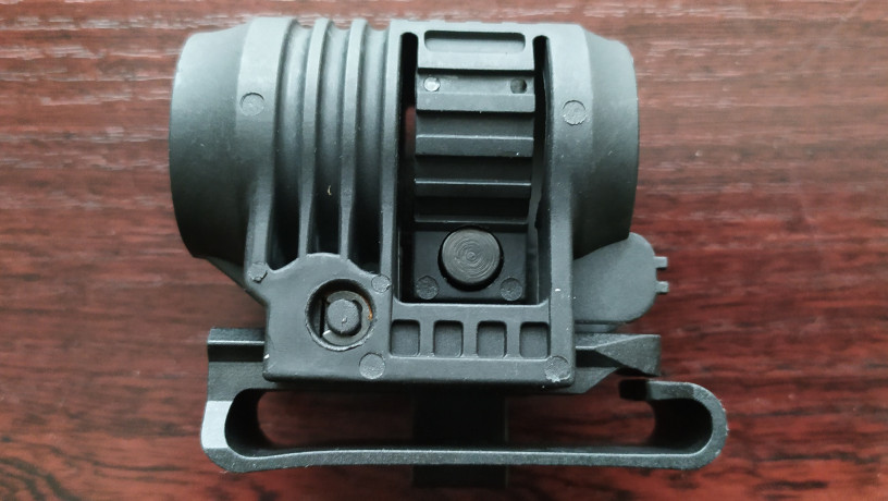 kreplenie-dlia-takticeskogo-fonaria-aps-flashlight-mount-black-big-0