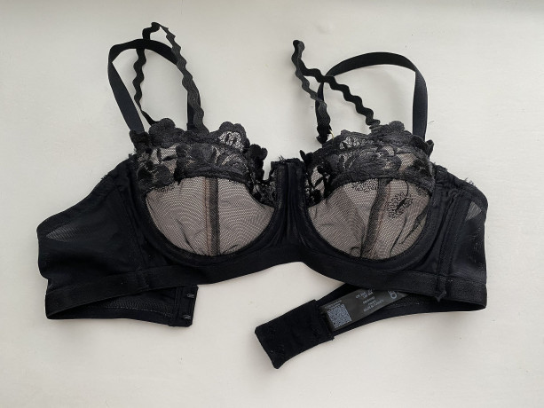 biustgalter-merezivnii-cornii-70-a-firma-asos-big-0