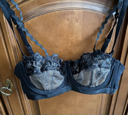 biustgalter-merezivnii-cornii-70-a-firma-asos-big-1