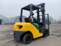 vilkovii-avtonavantazuvac-komatsu-z-bicnim-zmishhenniam-model-fg25c-15-small-3