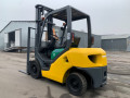 vilkovii-avtonavantazuvac-komatsu-z-bicnim-zmishhenniam-model-fg25c-15-small-2