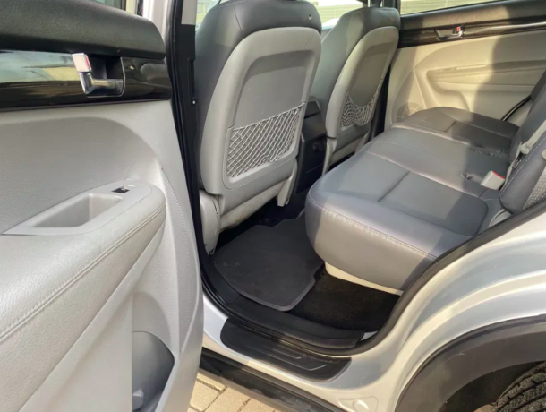 kia-sorento-2011g-24-benzin-big-3