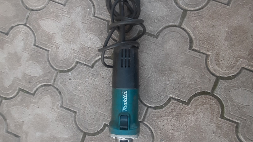 priama-slifuvalna-masina-makita-gd0602-big-0
